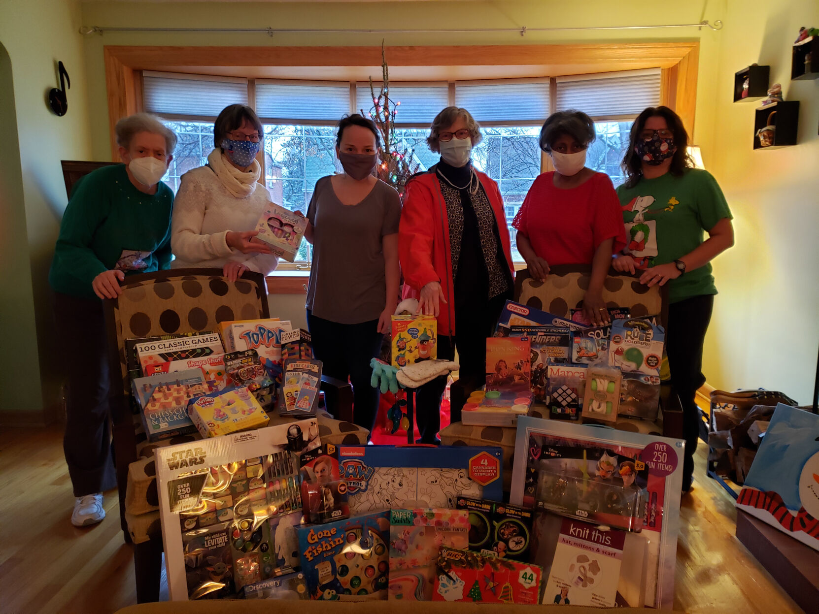 Beverly Hills Juniors collect toys for Margaret’s Village